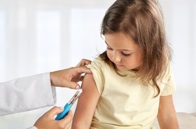 Kiedy dzieci i nastolatkowie będą mogli otrzymać szczepionkę przeciwko COVID-19?