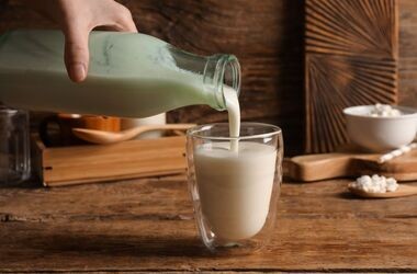 Kefir to produkt zalecany w diecie przy antybiotykoterapii. Dieta przy antybiotyku, co jeść przy antybiotyku.