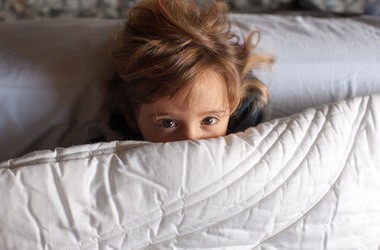 Kołdra obciążeniowa – działanie i wskazania do stosowania kołdry sensorycznej