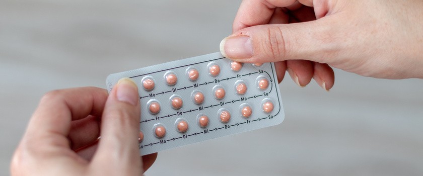 Według najnowszych zaleceń nie musisz robić 7-dniowej przerwy w braniu tabletek antykoncepcyjnych – nie przynosi to żadnych korzyści zdrowotnych