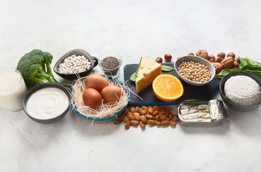 Dieta na mocne kości – co jeść, by mieć zdrowe kości?