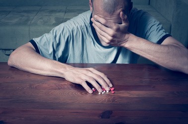 Uzależnienie od leków – jak rozpoznać i leczyć lekomanię?