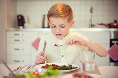 Czy dzieci mogą jeść rośliny strączkowe? &#8211; Dietetyk radzi