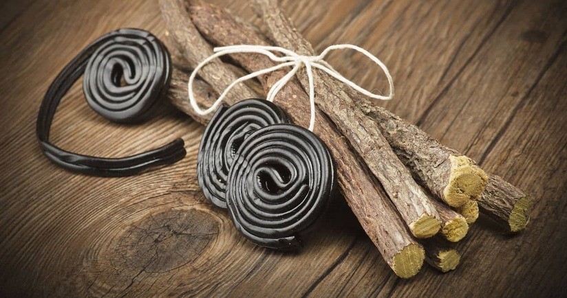 Lukrecja – co to za roślina? Właściwości, działanie, przeciwwskazania