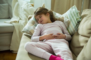 Jelitówka u dzieci – przyczyny, objawy, leczenie grypy żołądkowej u dziecka