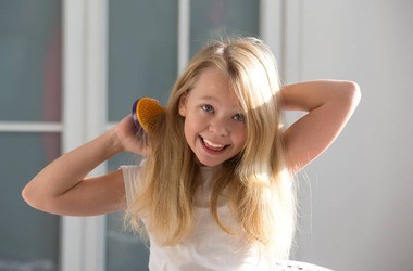 Wypadanie włosów u dziecka – przyczyny, diagnostyka i leczenie. Jakie witaminy na wypadające włosy u dzieci?