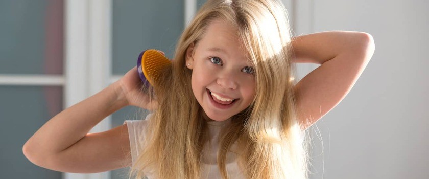 Wypadanie włosów u dziecka – przyczyny, diagnostyka i leczenie. Jakie witaminy na wypadające włosy u dzieci?