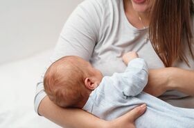 grzybica sutka, matka karmiąca niemowlę piersią