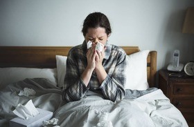 Grypa – co ją powoduje i jak się objawia? Jak skutecznie leczyć grypę?