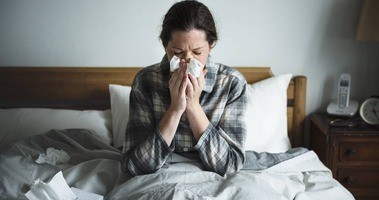Grypa – co ją powoduje i jak się objawia? Jak skutecznie leczyć grypę?