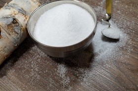 Ksylitol (cukier brzozowy) – właściwości, wady i zalety