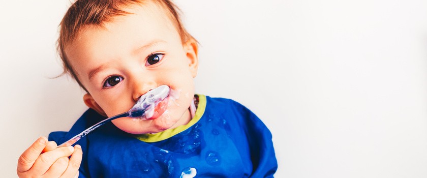 Rozszerzanie diety niemowlaka – kompletny poradnik