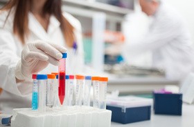 W jaki sposób sztuczna inteligencja może wspomagać leczenie raka?