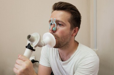 Spirometria – na czym polega i kiedy wykonuje się badanie spirometryczne?