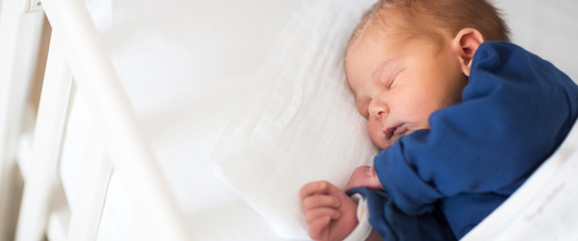 Refluks u niemowlaka – przyczyny, objawy, leczenie choroby refluksowej przełyku u dzieci