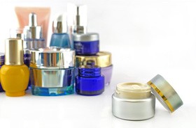 Daty ważności kosmetyków. Jak interpretować oznakowanie?