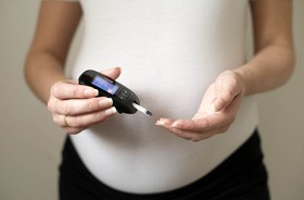 Wysoki cukier w ciąży grozi otyłością dziecka