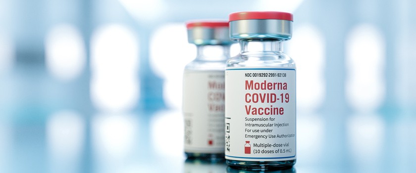 Szczepionka firmy Moderna przeciwko COVID-19 – czy działa tak samo, jak szczepionka Pfizera?