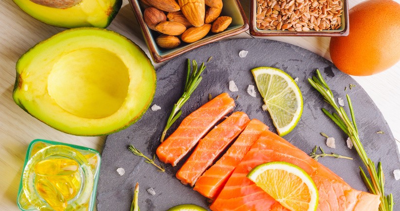 Kwas DHA – czym jest i za co odpowiada jeden z kwasów omega–3? Suplementacja DHA dla kobiet w ciąży i dzieci