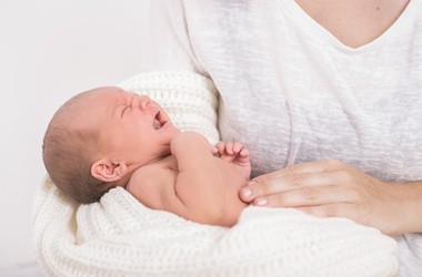Zespół kociego krzyku - płaczące niemowlę