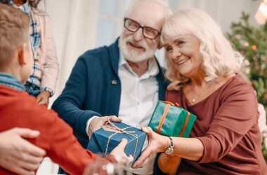 prezetn dla dziadków na święta, prezent pod choinkę dla dziadków, prezent na święta dla babci, prezent na święta dla dziadka