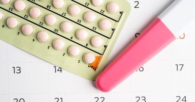 Tabletki antykoncepcyjne jednoskładnikowe a tabletki antykoncepcyjne dwuskładnikowe.