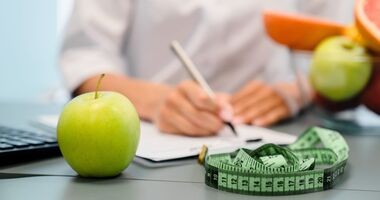 suplementy na odchudzanie, suplementacja przy odchudzaniu, spalacze tłuszczu, zalecenia suplementacyjne od dietetyka, 