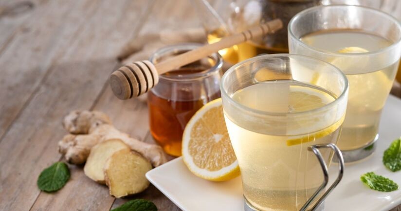 napar z imbiru, cytryny i miodu, co pić na przeziębienie, napój na przeziębienie