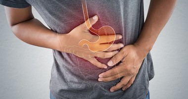 Nadkwasota (nadkwaśność) żołądka – przyczyny, objawy, leczenie, domowe sposoby