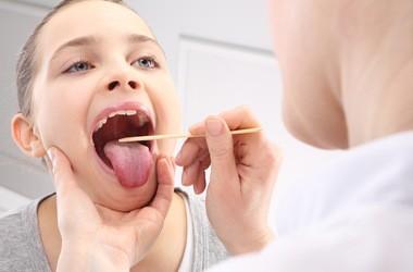 Angina – przyczyny, objawy, leczenie anginy u dzieci i u dorosłych