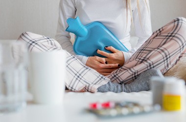 Bolesne miesiączki – przyczyny, diagnostyka i leczenie bólu podczas okresu