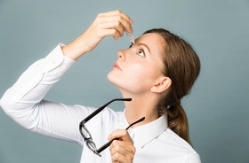 Zespół suchego oka – przyczyny, objawy, leczenie