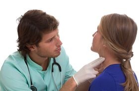 Powiększone węzły chłonne – objawy, przyczyny i diagnostyka