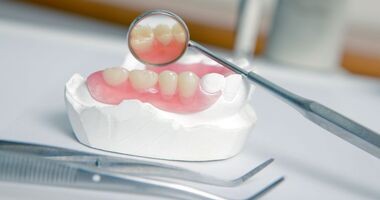 Protezy zębowe &#8211; konieczność czy zbytek!?