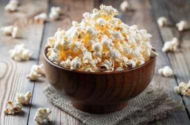 Popcorn – czy jest zdrowy? Wartości odżywcze, kalorie i właściwości prażonej kukurydzy