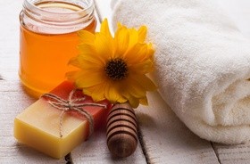 Preparaty pszczele, czyli o urodzie z ula