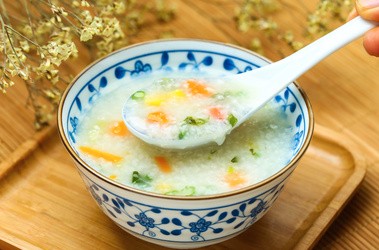 Dieta w biegunce u dzieci i dorosłych – co jeść przy rozwolnieniu?