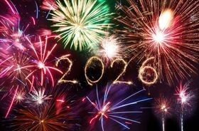 Fajerwerki, napis 2026. Sylwester 2025/2026, nowy rok 2026, jak przygotować się do sylwestra