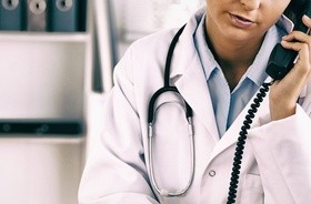 Porady medyczne online i przez telefon – jak z nich skorzystać podczas pandemii? Lekarz online na NFZ