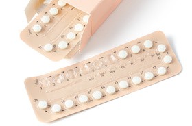 Jak działają tabletki antykoncepcyjne? Jak je brać, przeciwwskazania, rodzaje