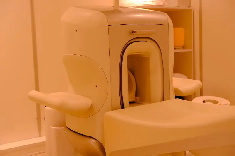 Urządzenie do rezonansu magnetycznego m.in. nadgarstka czy kolan.