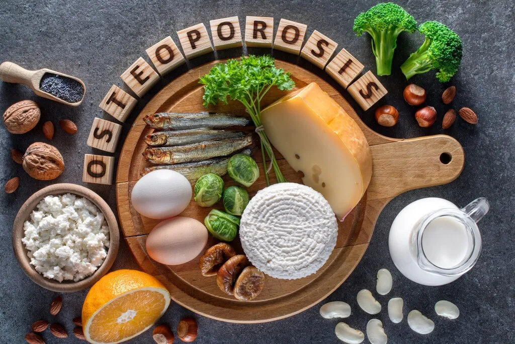 Co jeść przy osteoporozie? Dieta bogata w wapń i witaminę D