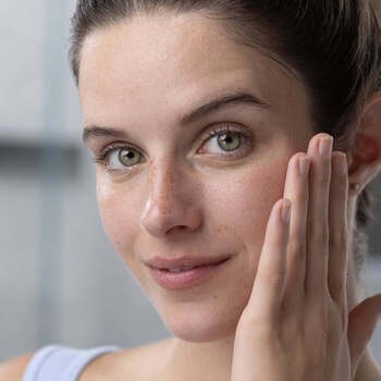 SVR Sensifine AR Eau Micellaire, woda micelarna do demakijażu, kojąca,100 ml