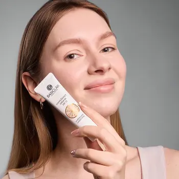 BasicLab Beauties, nawilżający krem,BB SPF15, Light, 33 ml