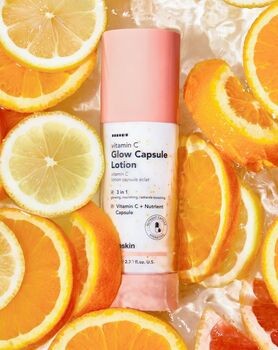 Hanskin Vitamin C Glow Capsule Lotion, lekki balsam rozświetlający z witaminą C, 80 ml