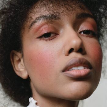 Madara Mineral Cheek Blusher, róż do policzków, Bare Blossom 2, 6 g