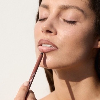 Gosh Velvet Touch Lip Liner, konturówka do ust, wodoodporna, 016 The Red, 1,2 g