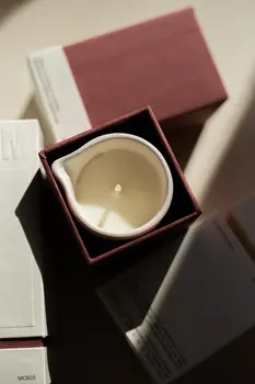 Hhuumm, świeca do masażu Pleasure, 210 ml