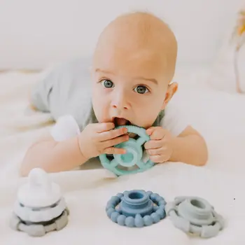 Jellystone Designs, silikonowy gryzak sensoryczny Mała tęczowa wieża, 1 szt.