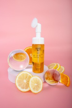 Apis Re-Vit C Home Care, rozświetlająca pianka do mycia twarzy, 150 ml